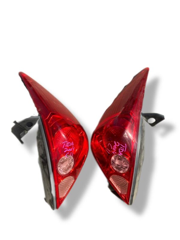 Nissan Tiida 2004 Tail Lights